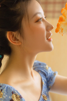 毛茸茸的女人
